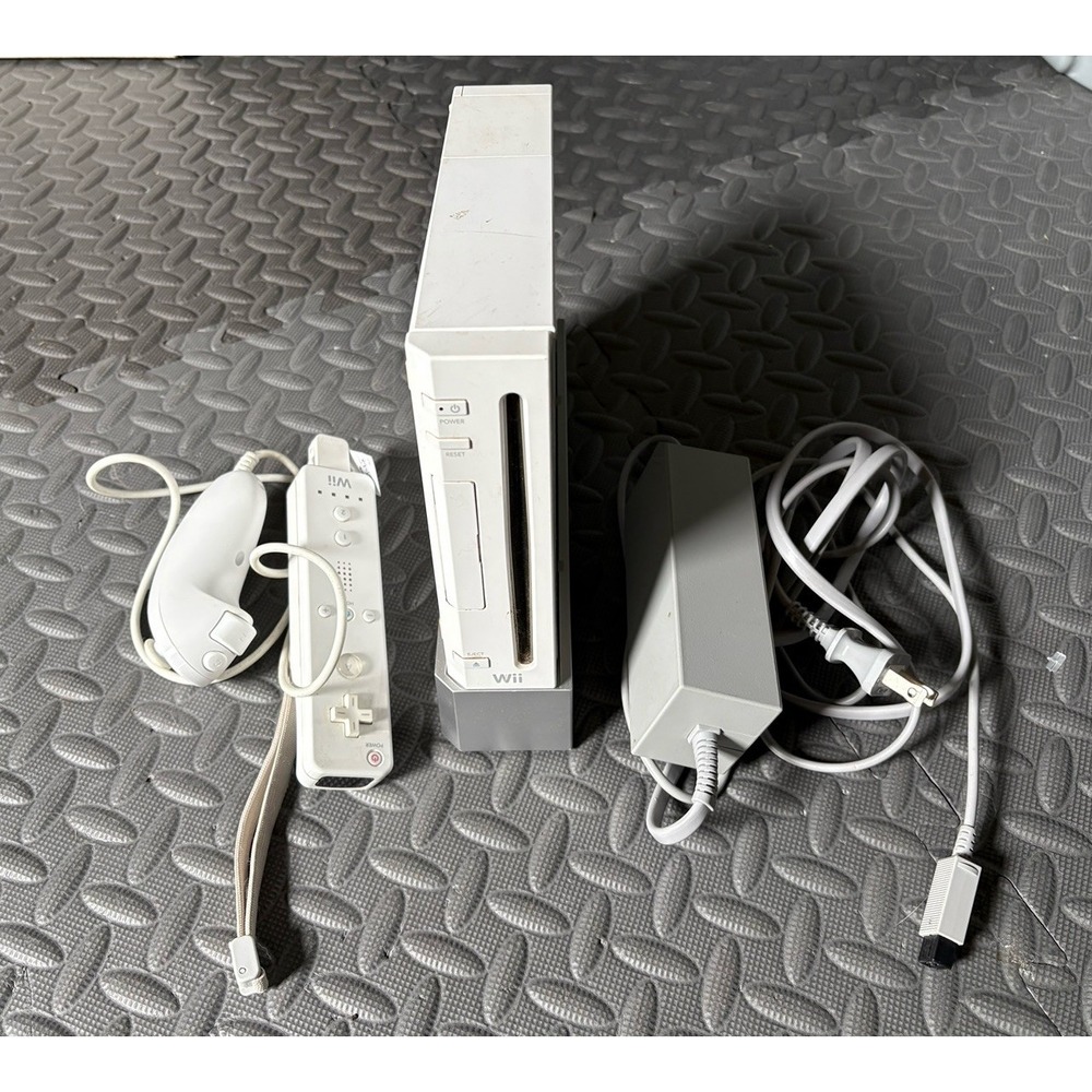 Nintendo Wii Backwards GameCube Compatible Console RVL-001 Power Cord Controller
